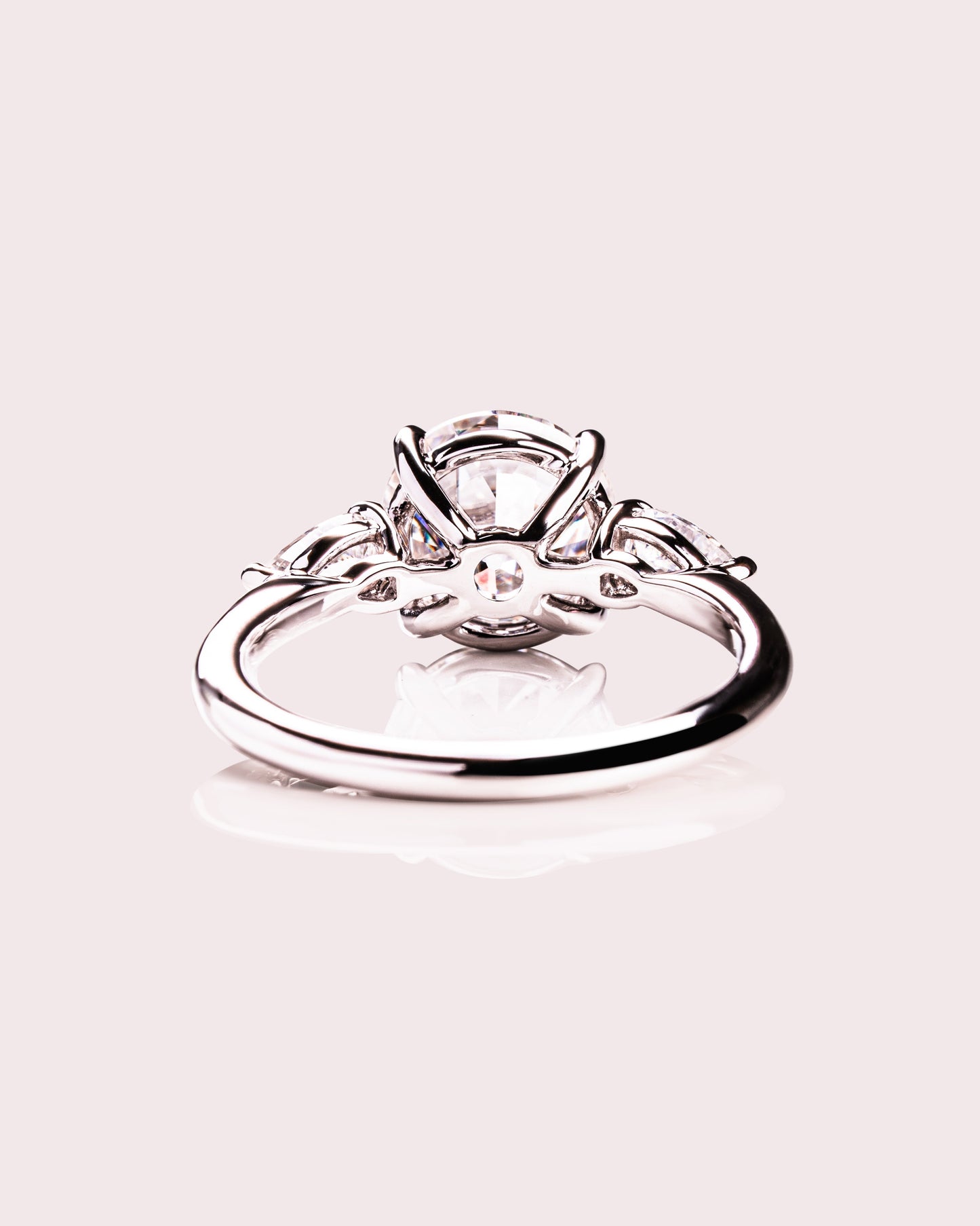 Nicola - Round & Pear