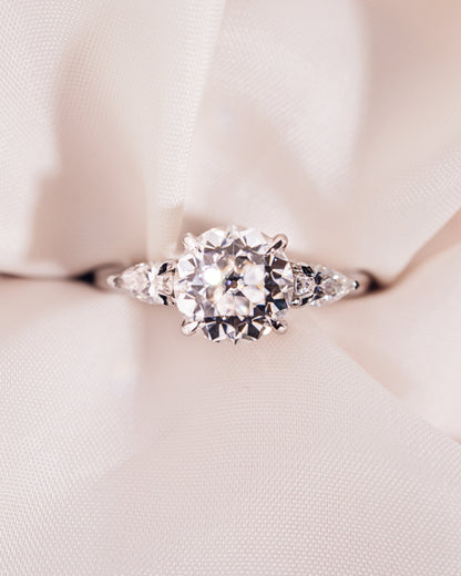 Nicola - Round & Pear