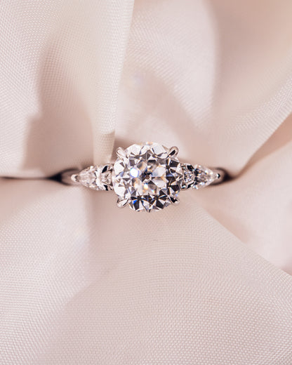 Nicola - Round & Pear