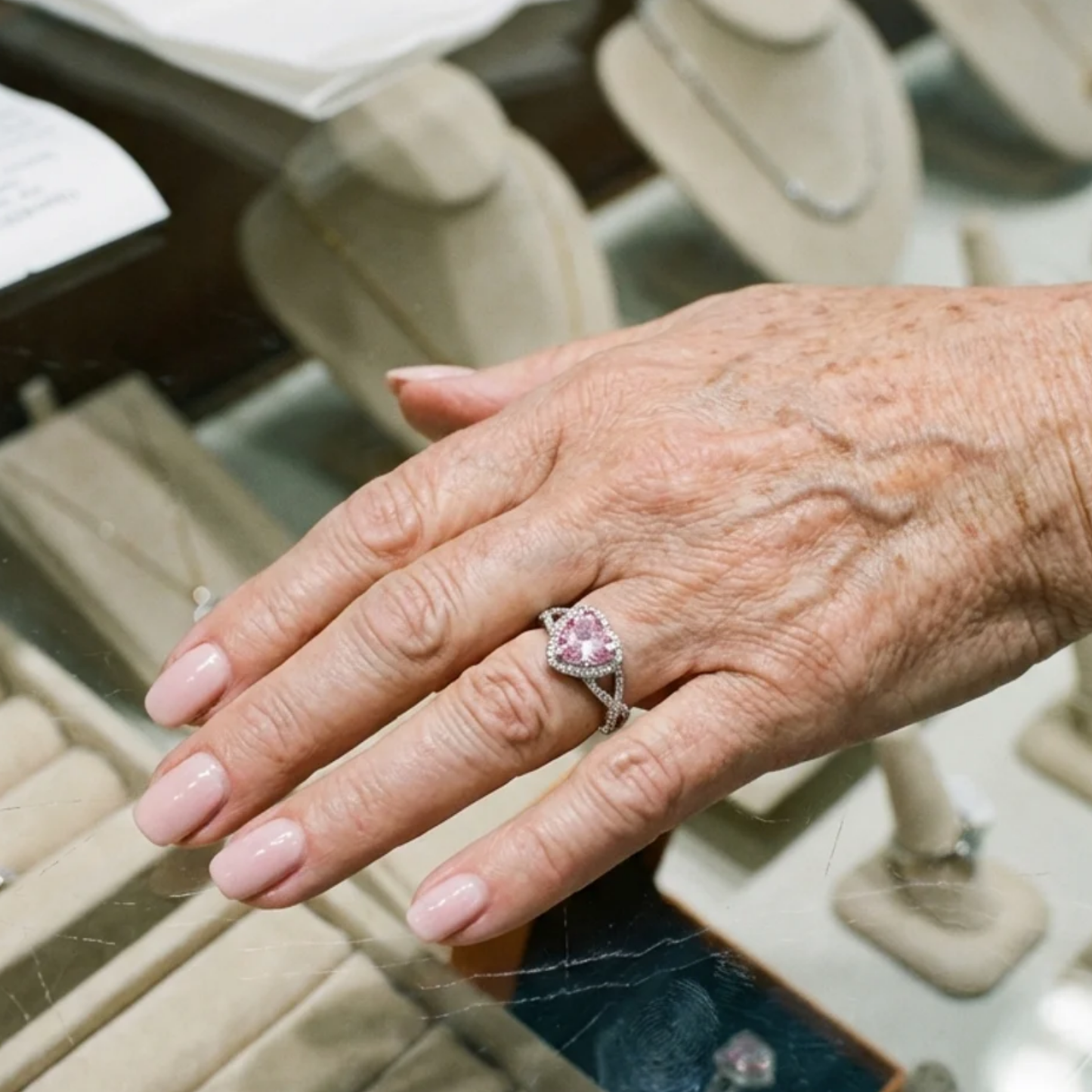 Amour Twist Halo Ring | White Gold