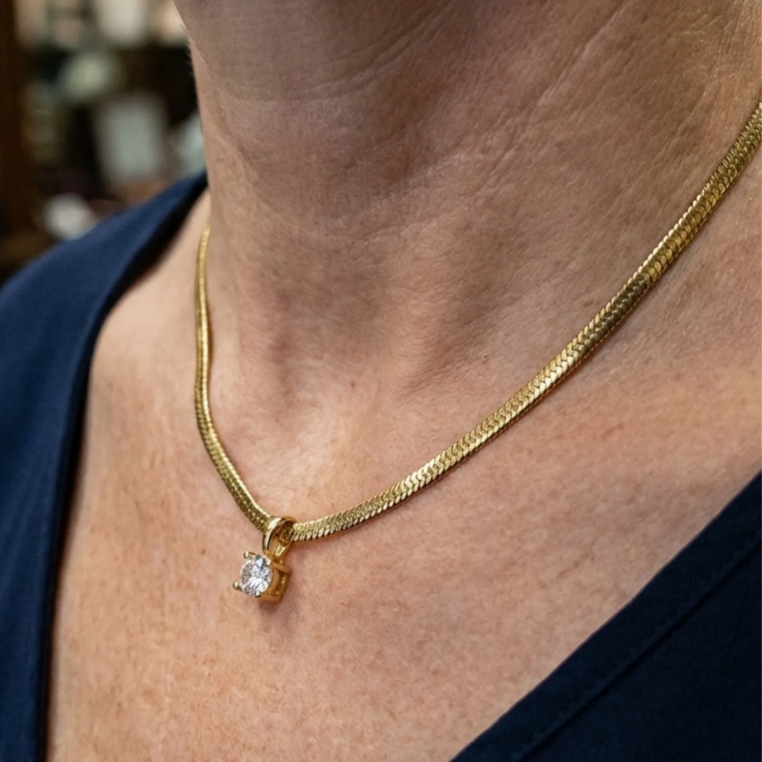 Elegant Rhinestone Pendant Necklace | Gold