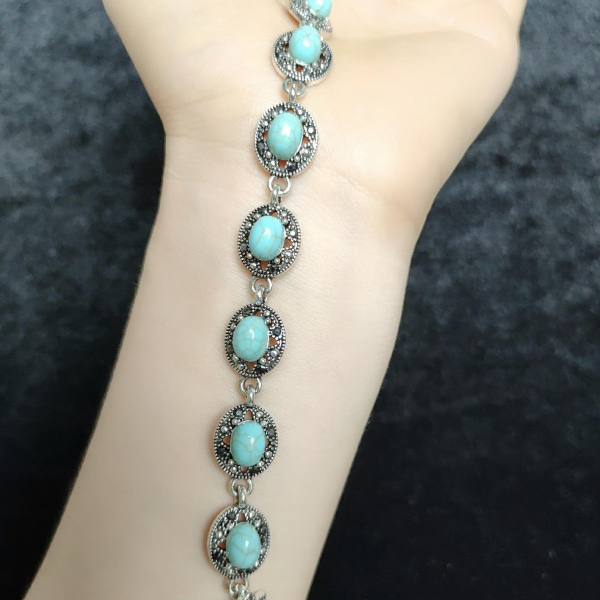 Corvelle Noble Emblem Bracelet | White Gold