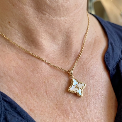 White Clover Pendant Necklace | Gold