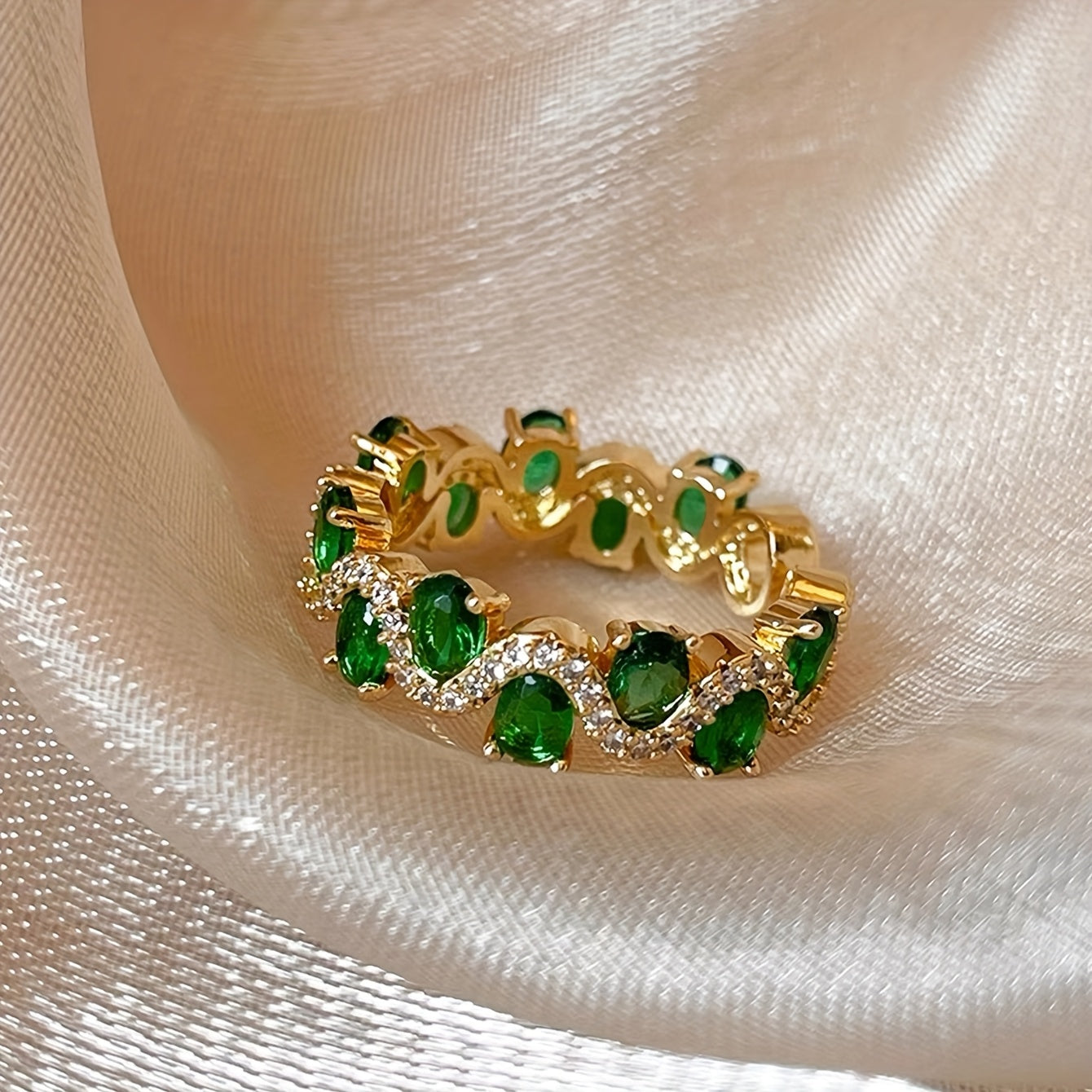 Calira Sparkling Emerald Open Ring | Gold
