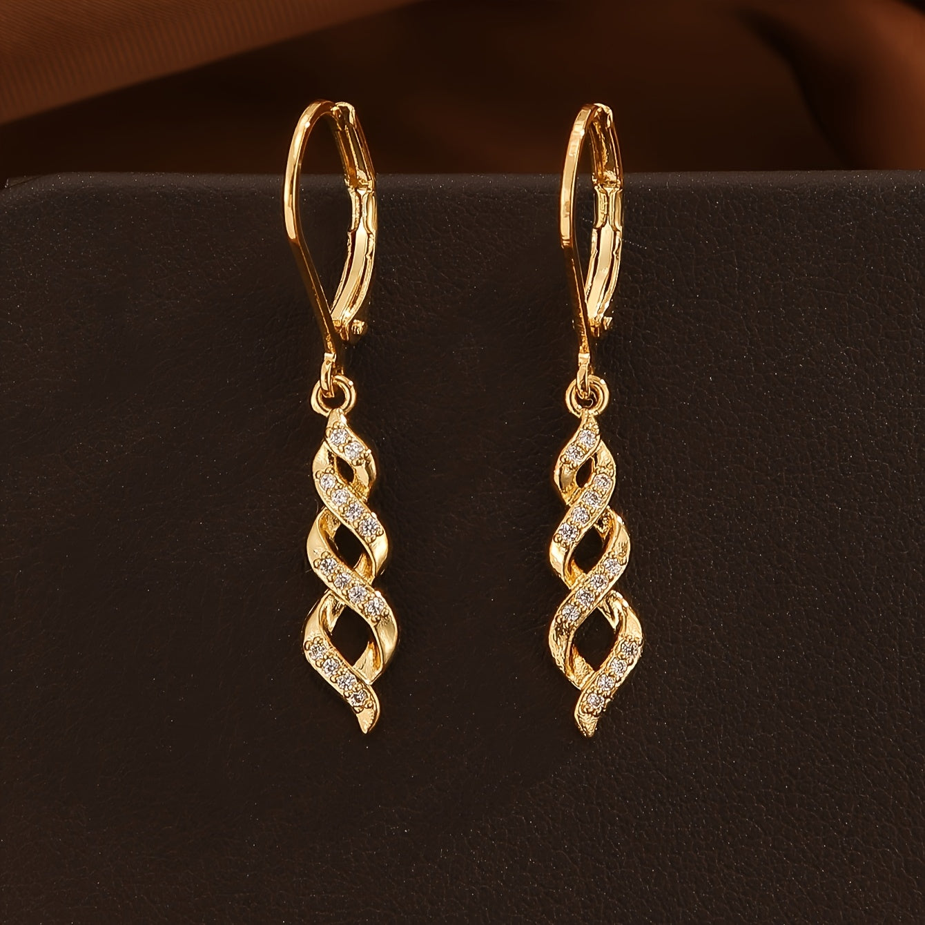 Shimmer Twist Ava Earrings | Gold