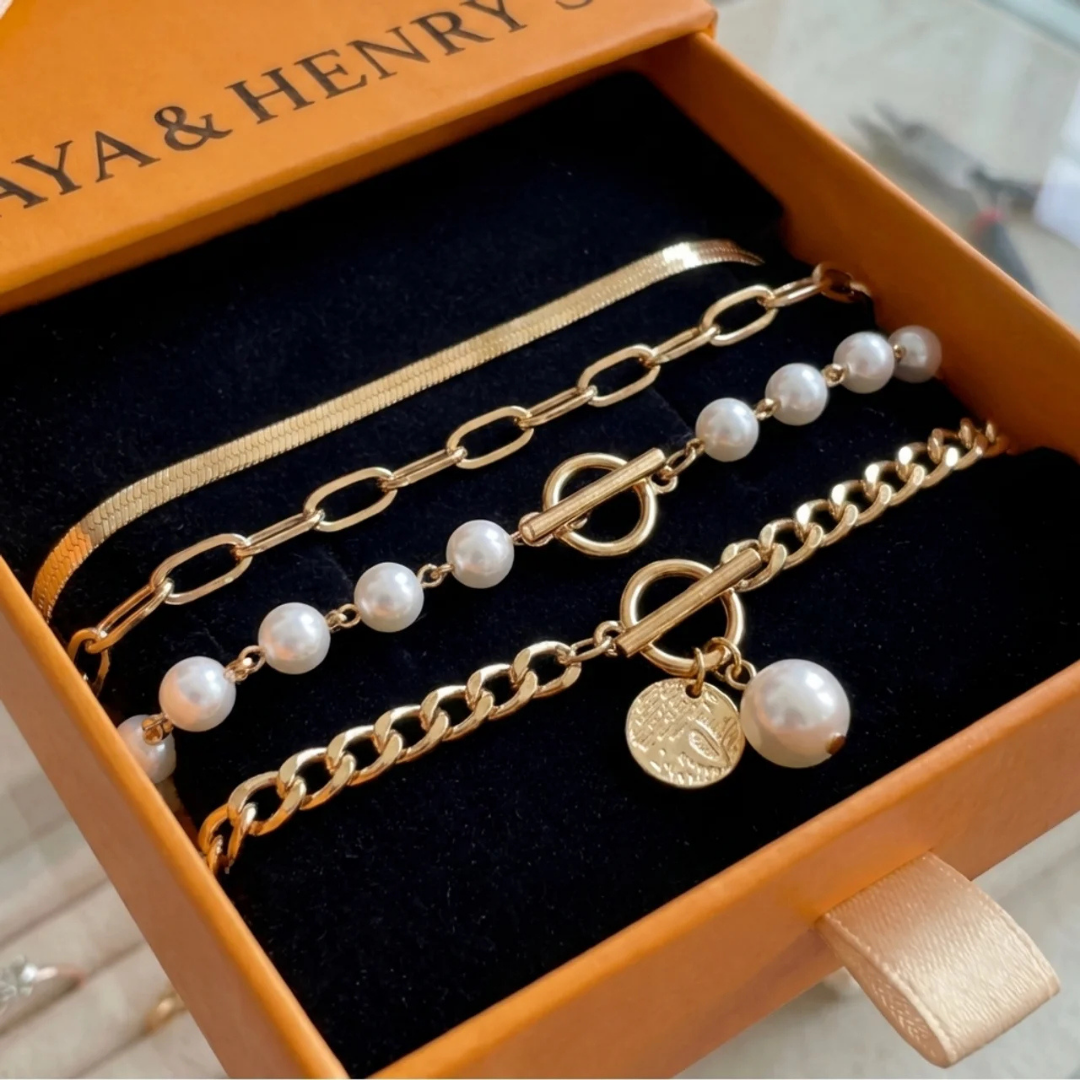 Chic Gold 4-Piece Bracelet Set - Snake, Pearls & Links | Gold
