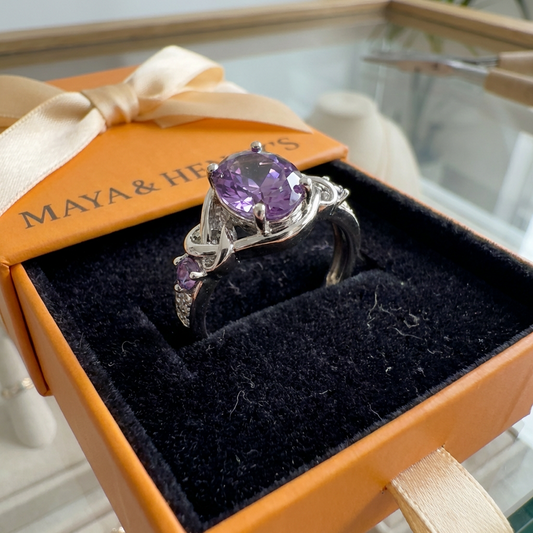 Amethyst Knot Ring | White Gold